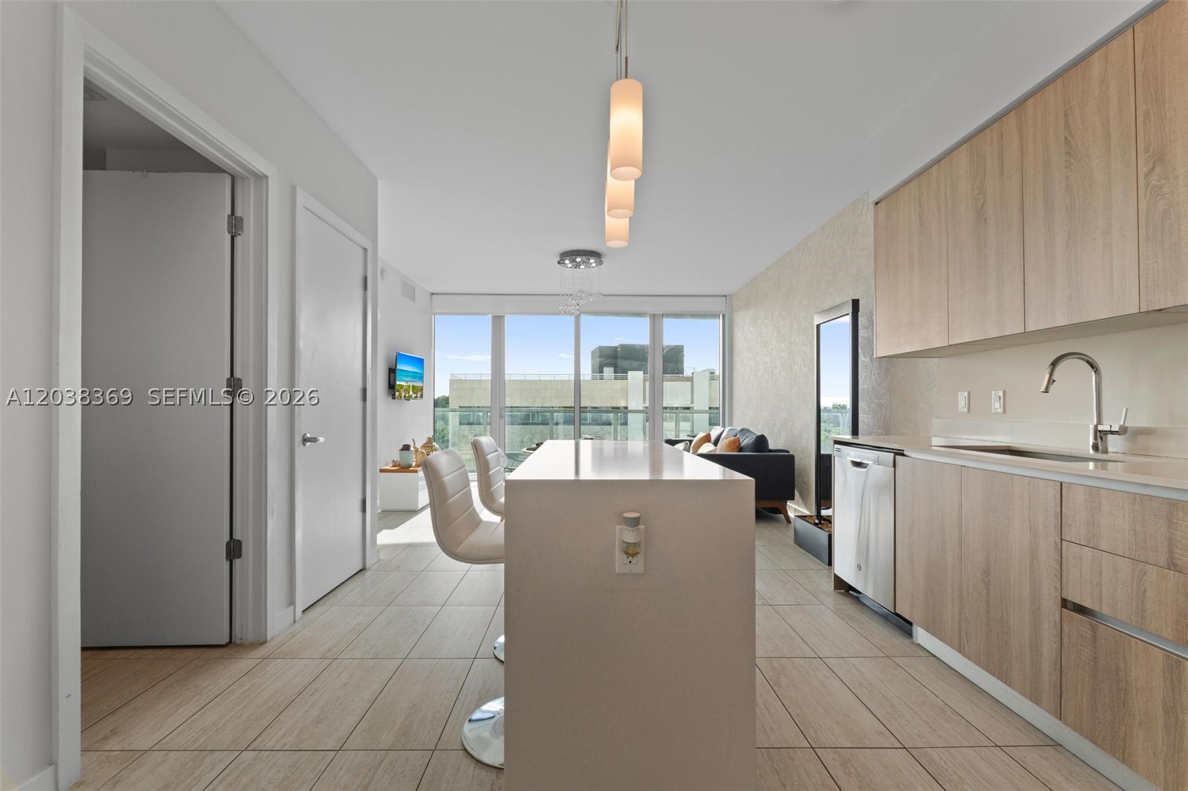 QUADRO CONDO - Residential