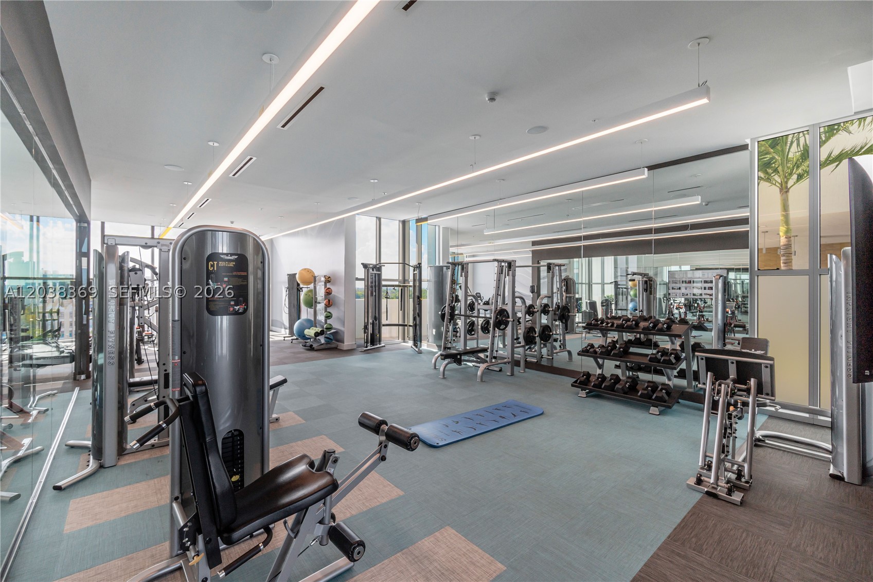 QUADRO CONDO - Residential