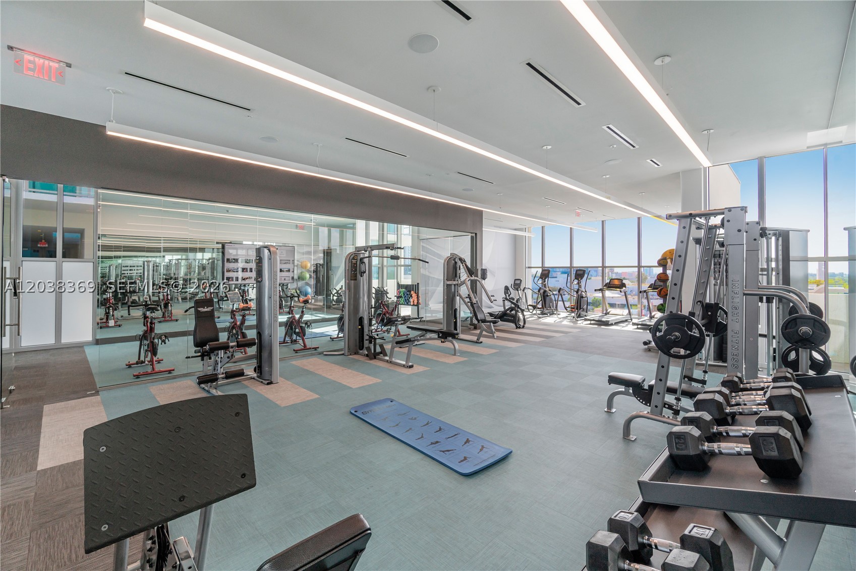QUADRO CONDO - Residential