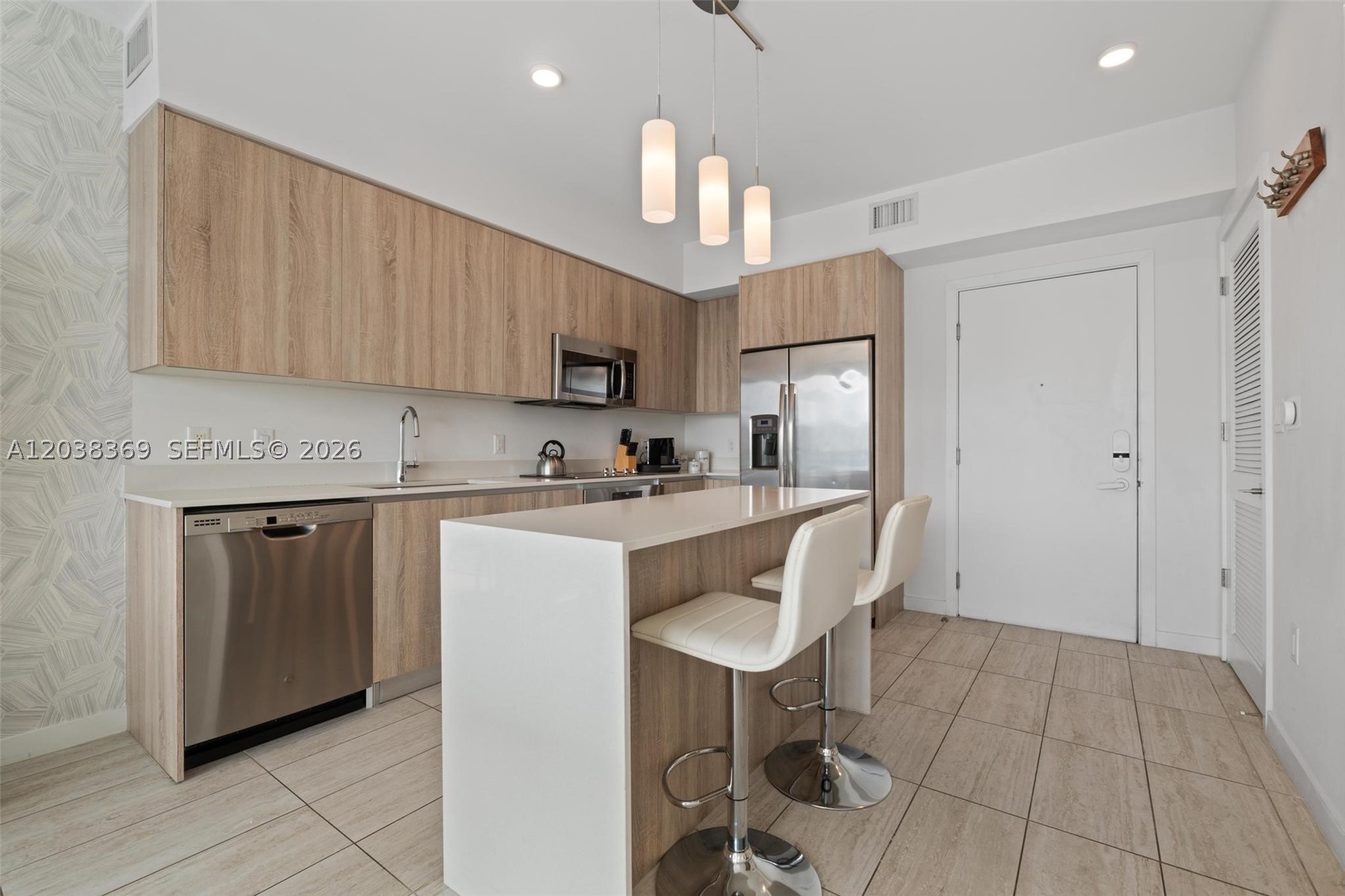 QUADRO CONDO - Residential