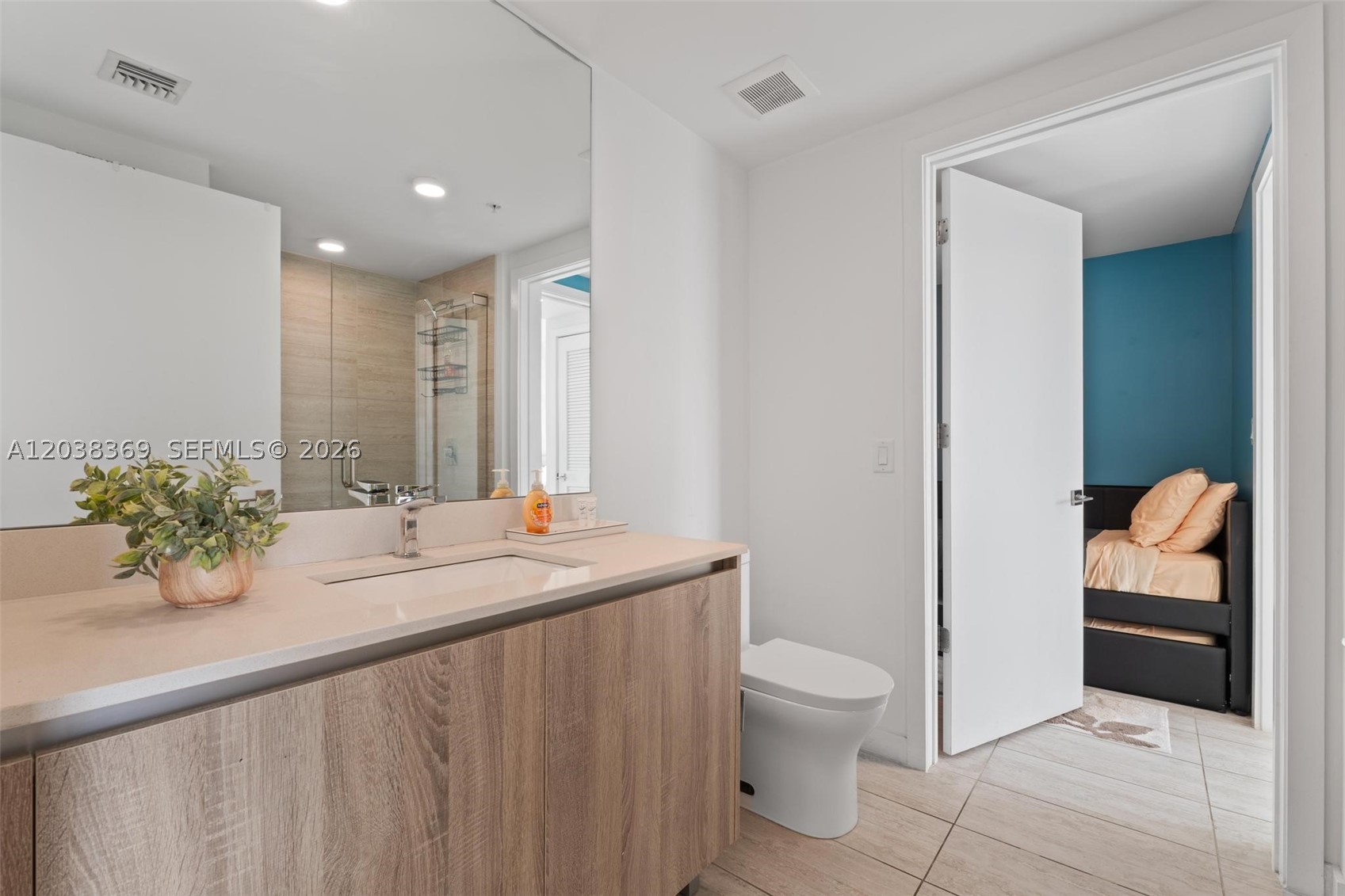 QUADRO CONDO - Residential