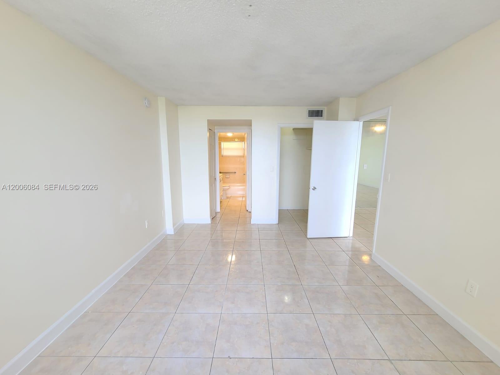 PARKWAY TOWERS BLDG 1 - Residential