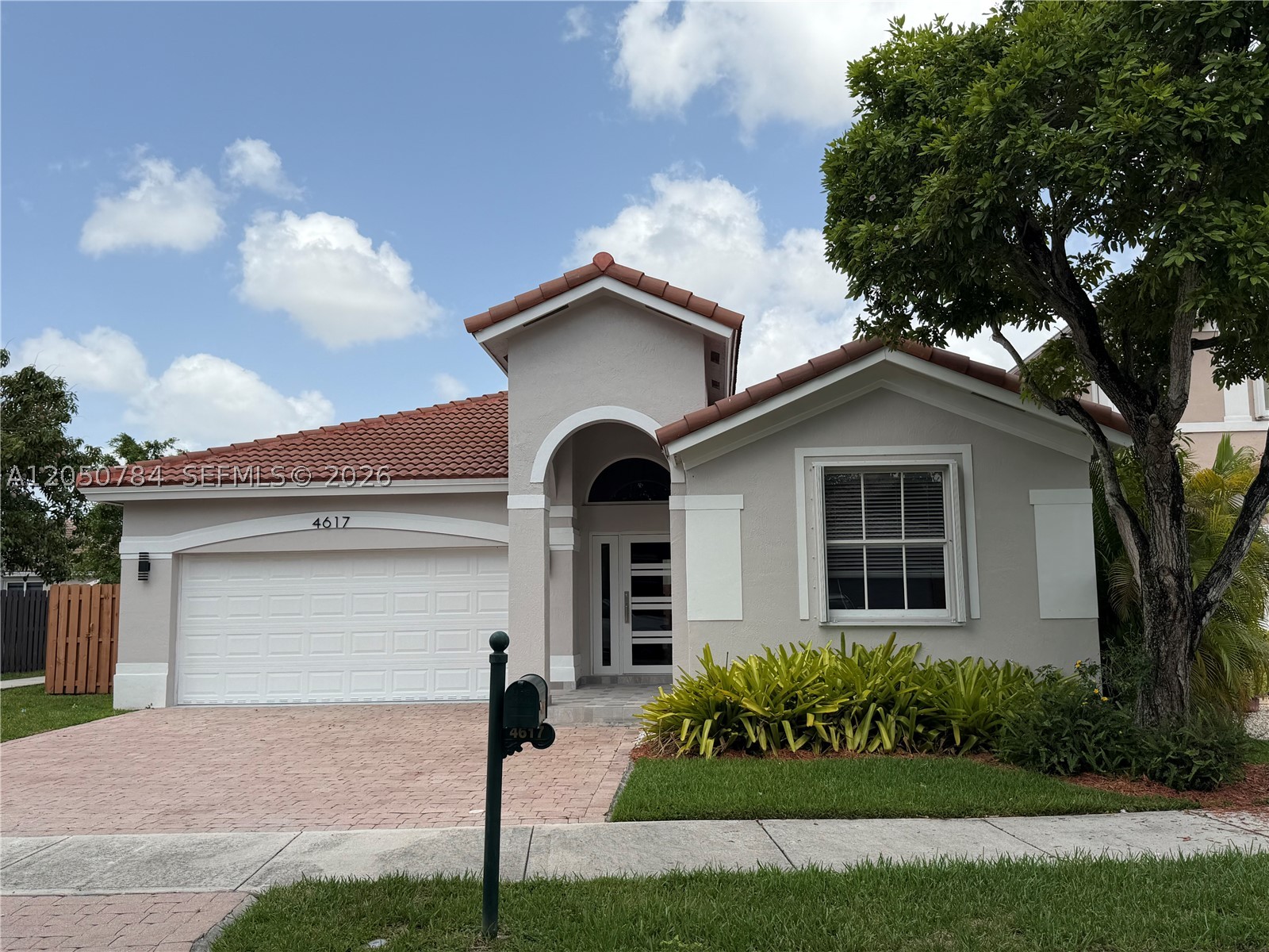GOLDVUE ESTATES - Residential Lease