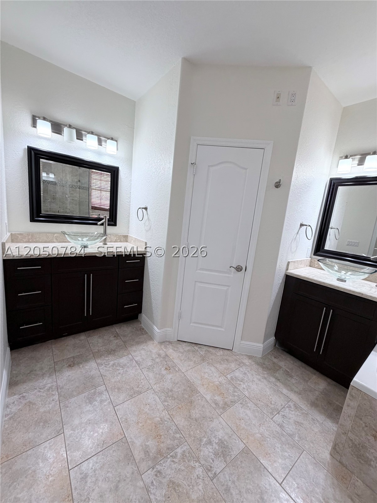GOLDVUE ESTATES - Residential Lease