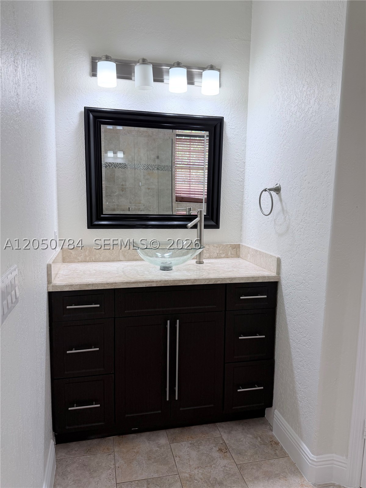 GOLDVUE ESTATES - Residential Lease
