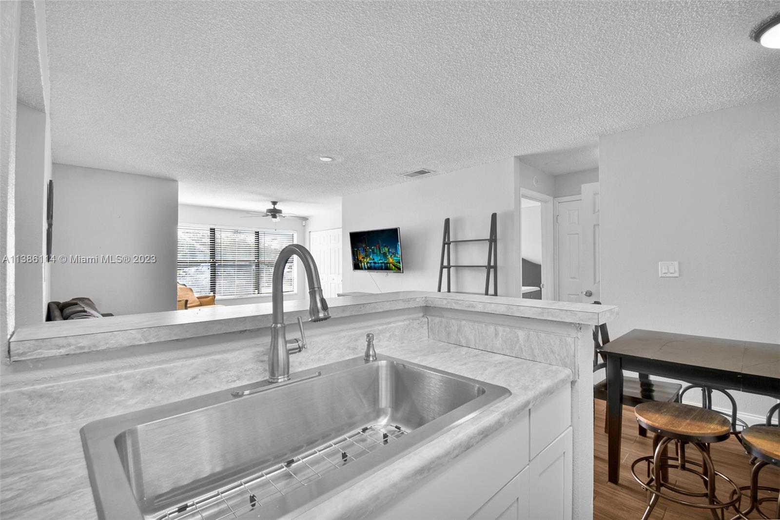 SUNDANCE AT DAVIE CONDO - Residential Lease