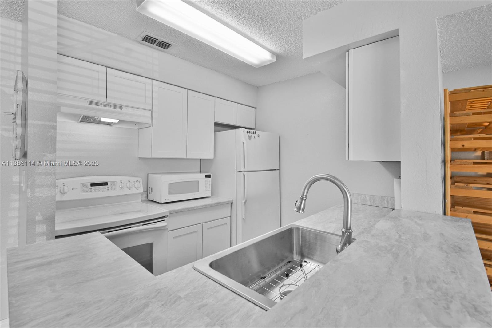 SUNDANCE AT DAVIE CONDO - Residential Lease
