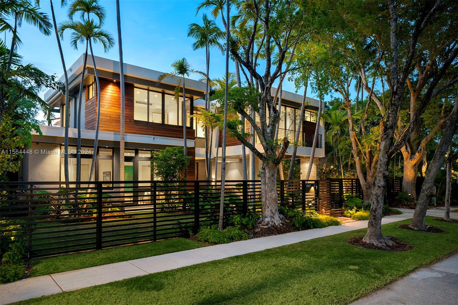 NATOMA MANORS RE SUB - Residential