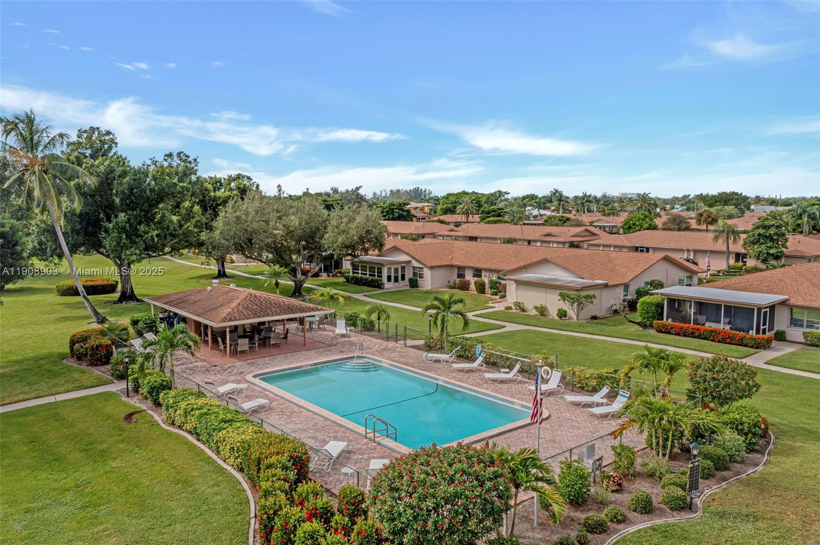 WHISKEY CREEK VILLAGE GREE - Residential