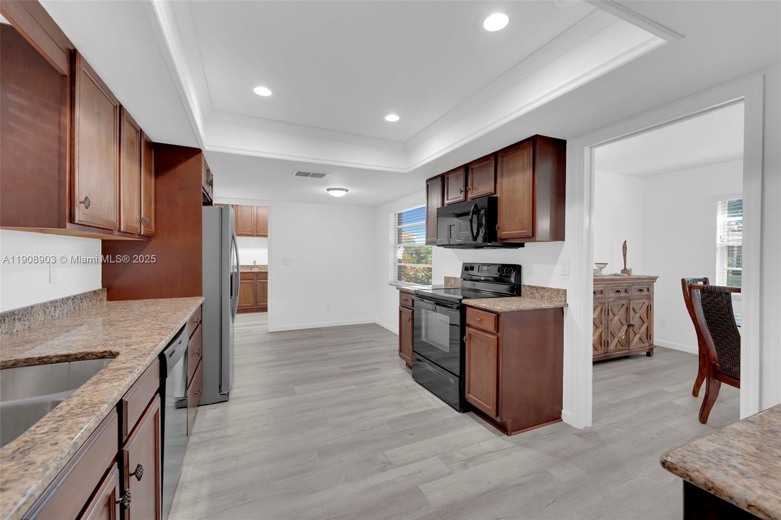 WHISKEY CREEK VILLAGE GREE - Residential