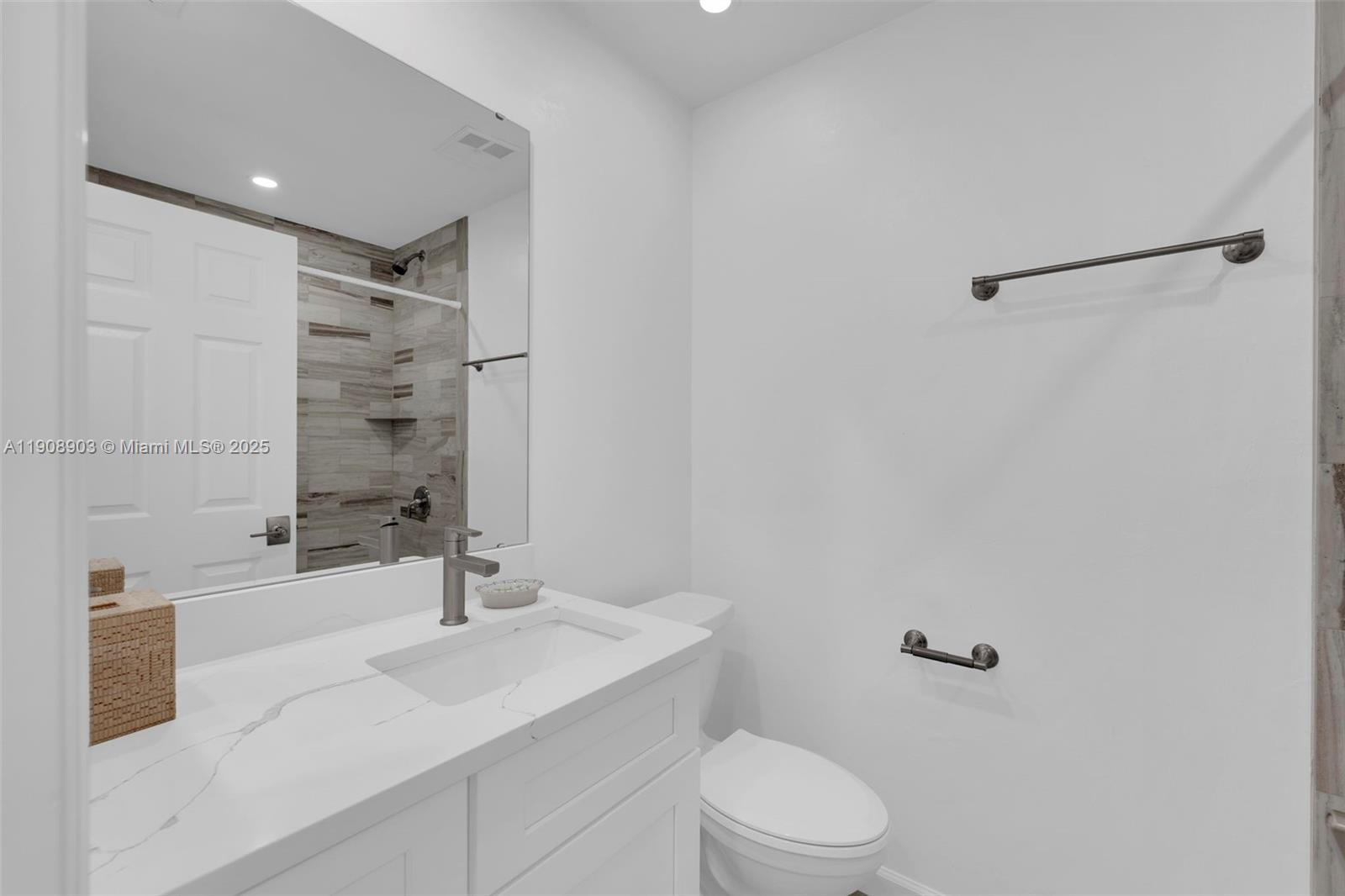 WHISKEY CREEK VILLAGE GREE - Residential
