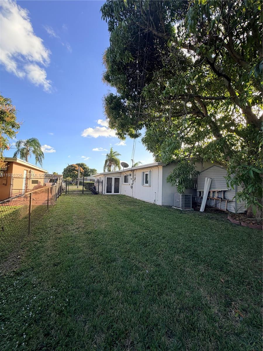 BERKELEY MANOR SEC 1 - Residential Lease