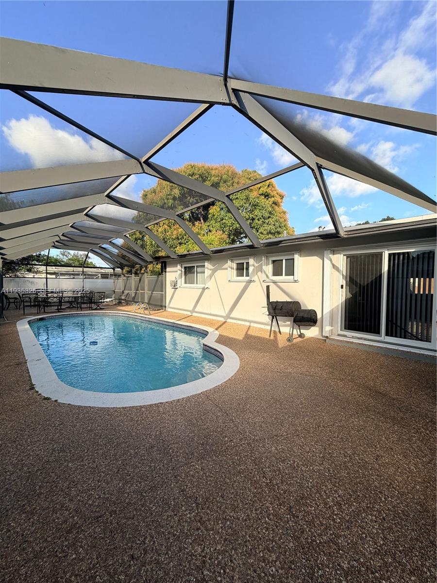 BERKELEY MANOR SEC 1 - Residential Lease