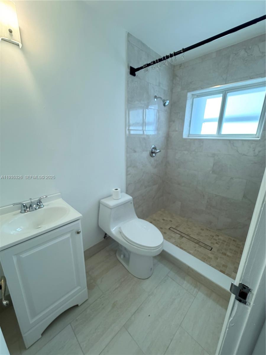 BERKELEY MANOR SEC 1 - Residential Lease