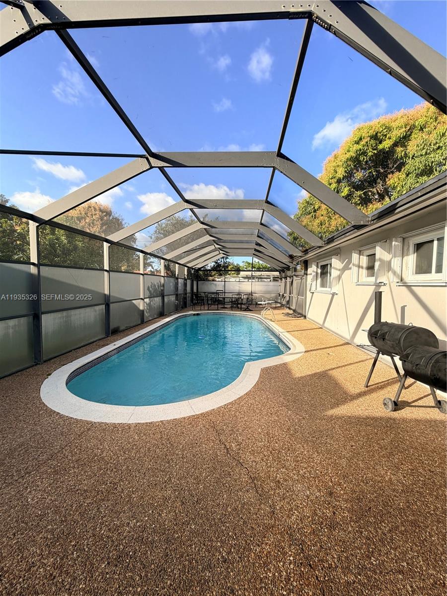 BERKELEY MANOR SEC 1 - Residential Lease