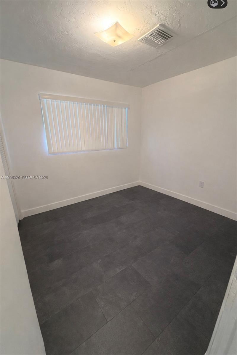 BERKELEY MANOR SEC 1 - Residential Lease
