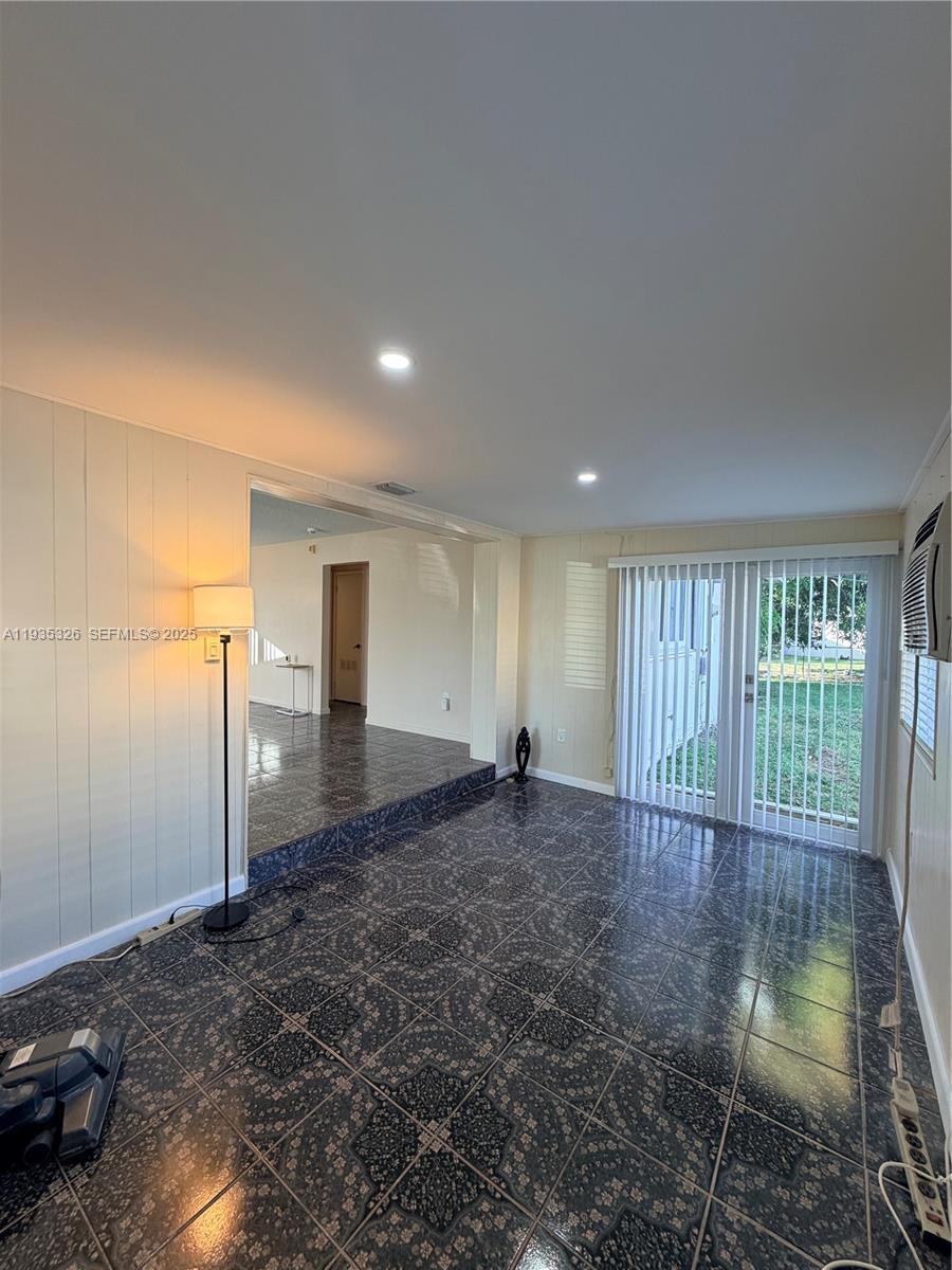 BERKELEY MANOR SEC 1 - Residential Lease