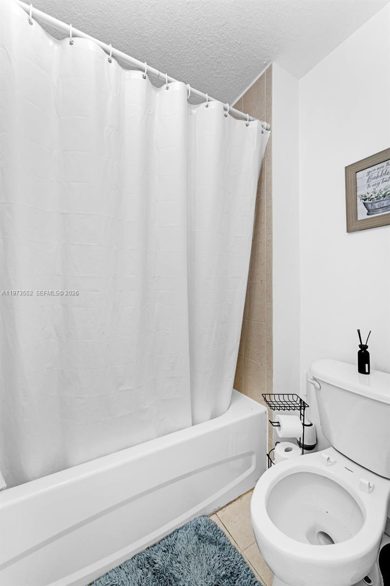 VENETIA GROVE - Residential