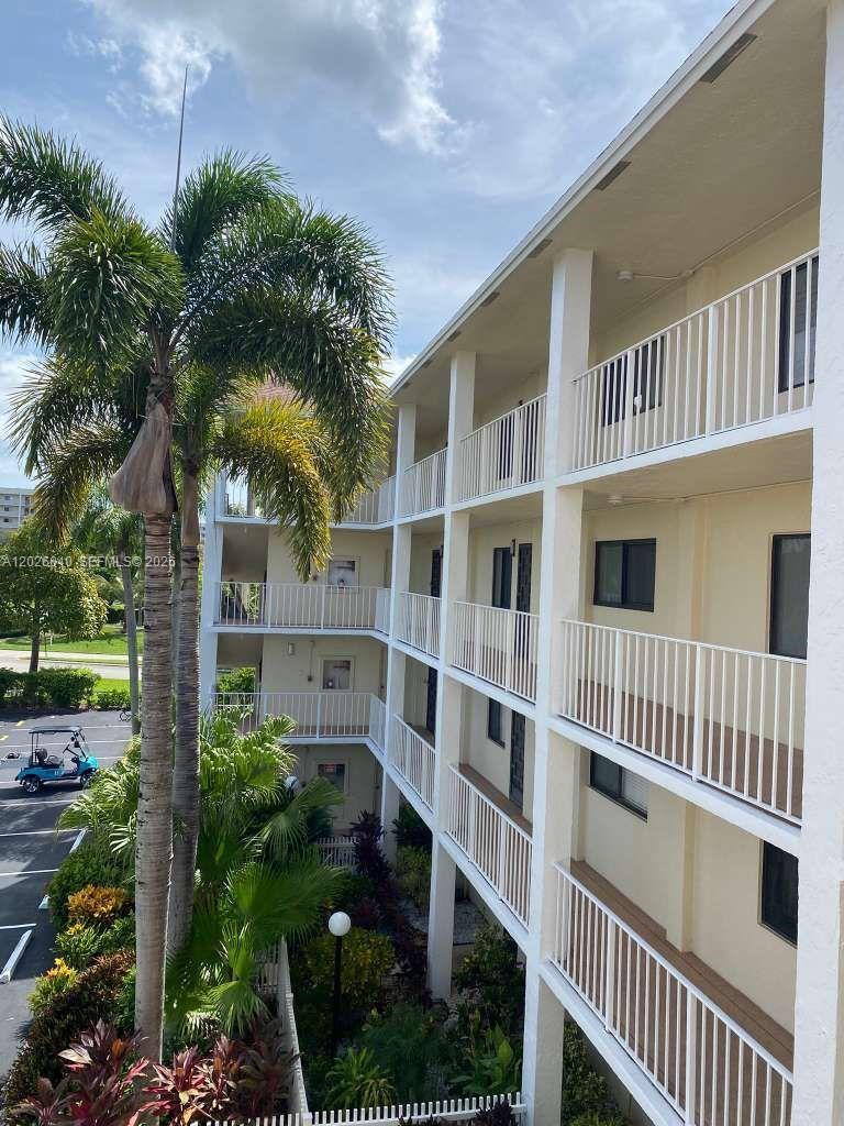 HUNTINGTON LAKES SEC FIVE - Residential Lease
