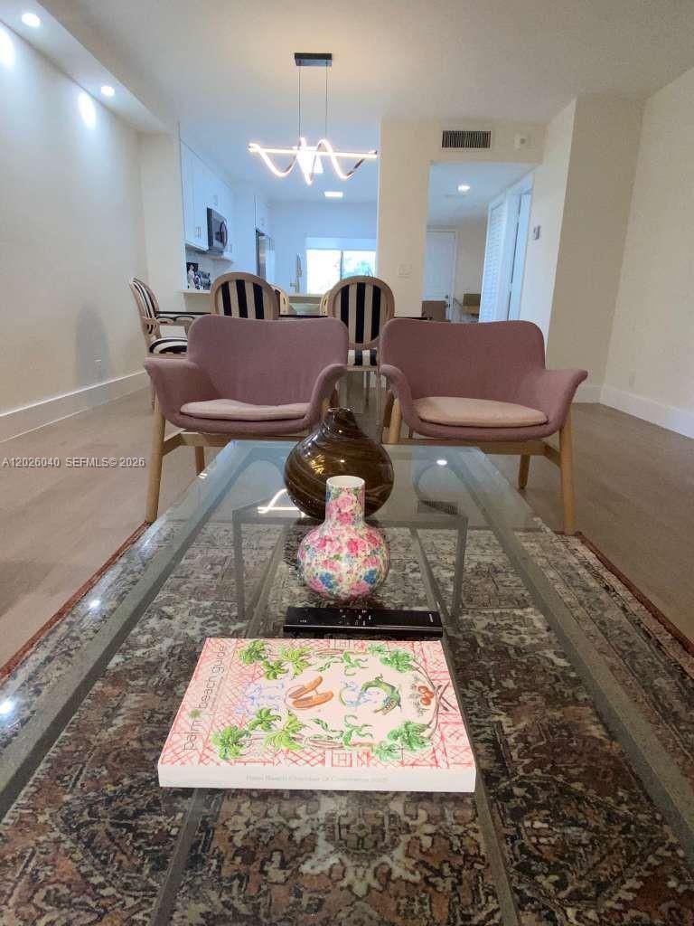 HUNTINGTON LAKES SEC FIVE - Residential Lease