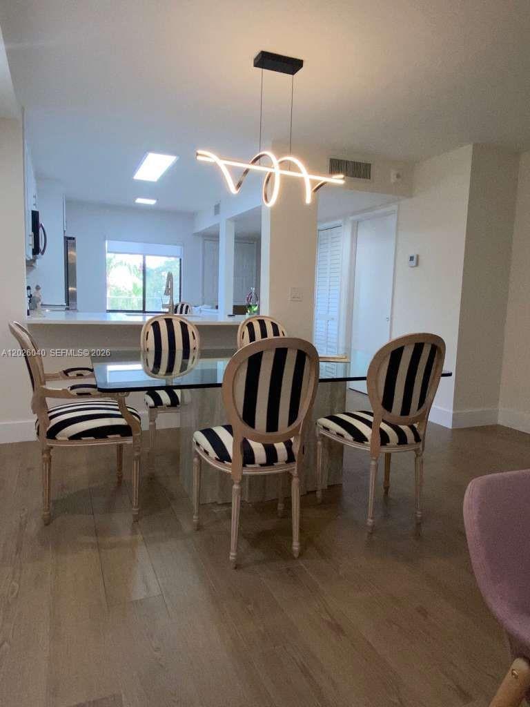 HUNTINGTON LAKES SEC FIVE - Residential Lease