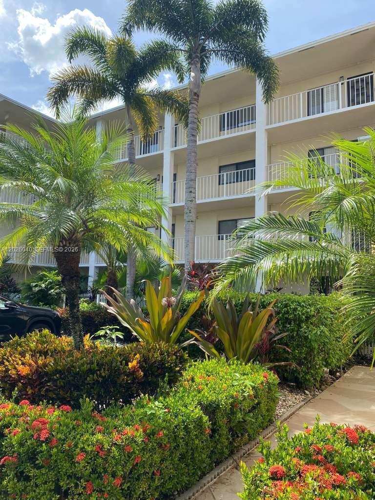 HUNTINGTON LAKES SEC FIVE - Residential Lease