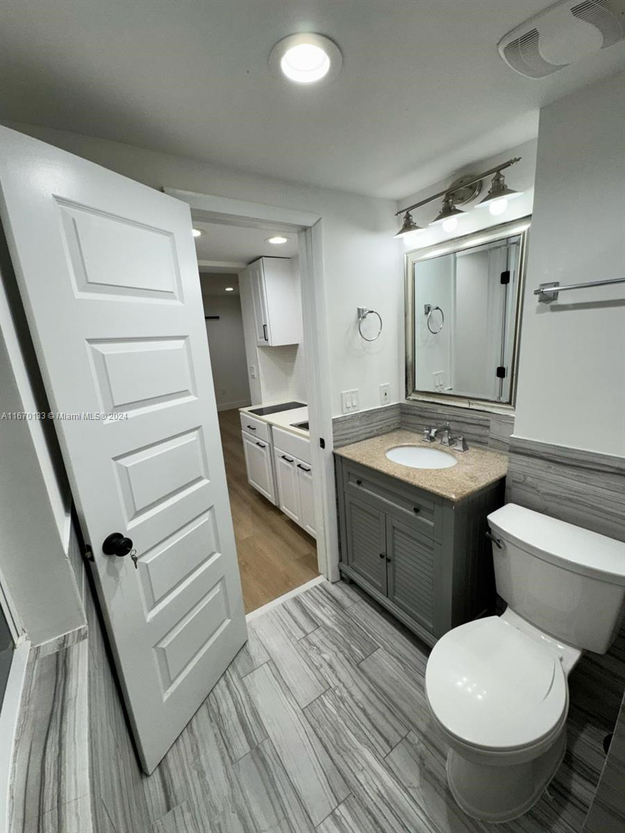 SO MIAMI HEIGHTS ADDN D - Residential Lease