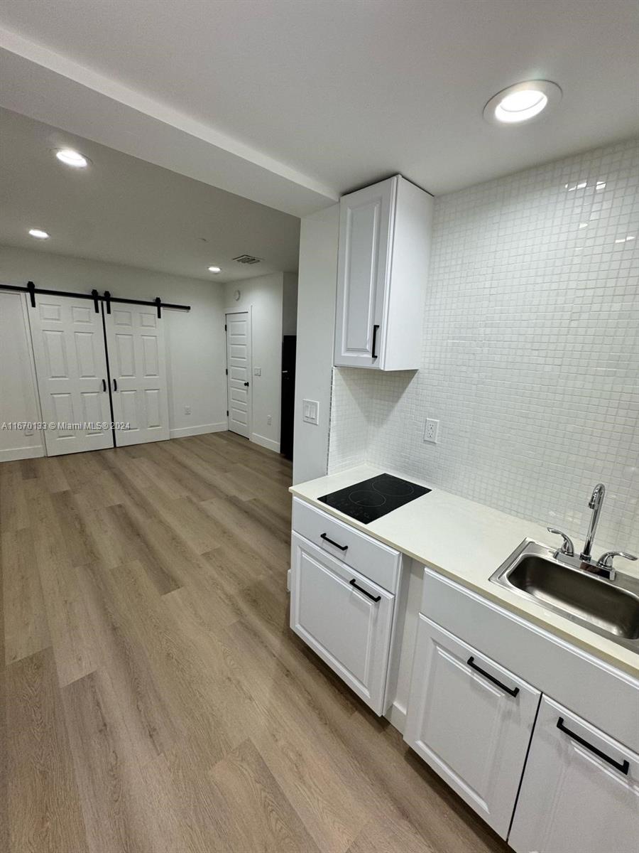 SO MIAMI HEIGHTS ADDN D - Residential Lease