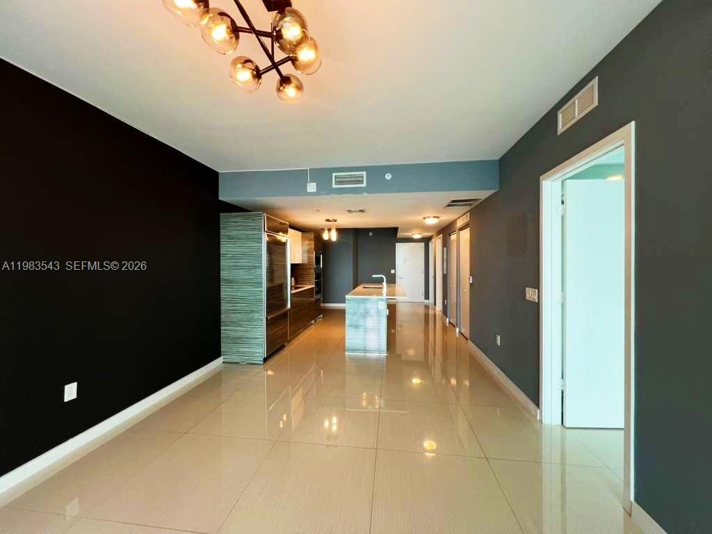 ICON BAY CONDO - Residential