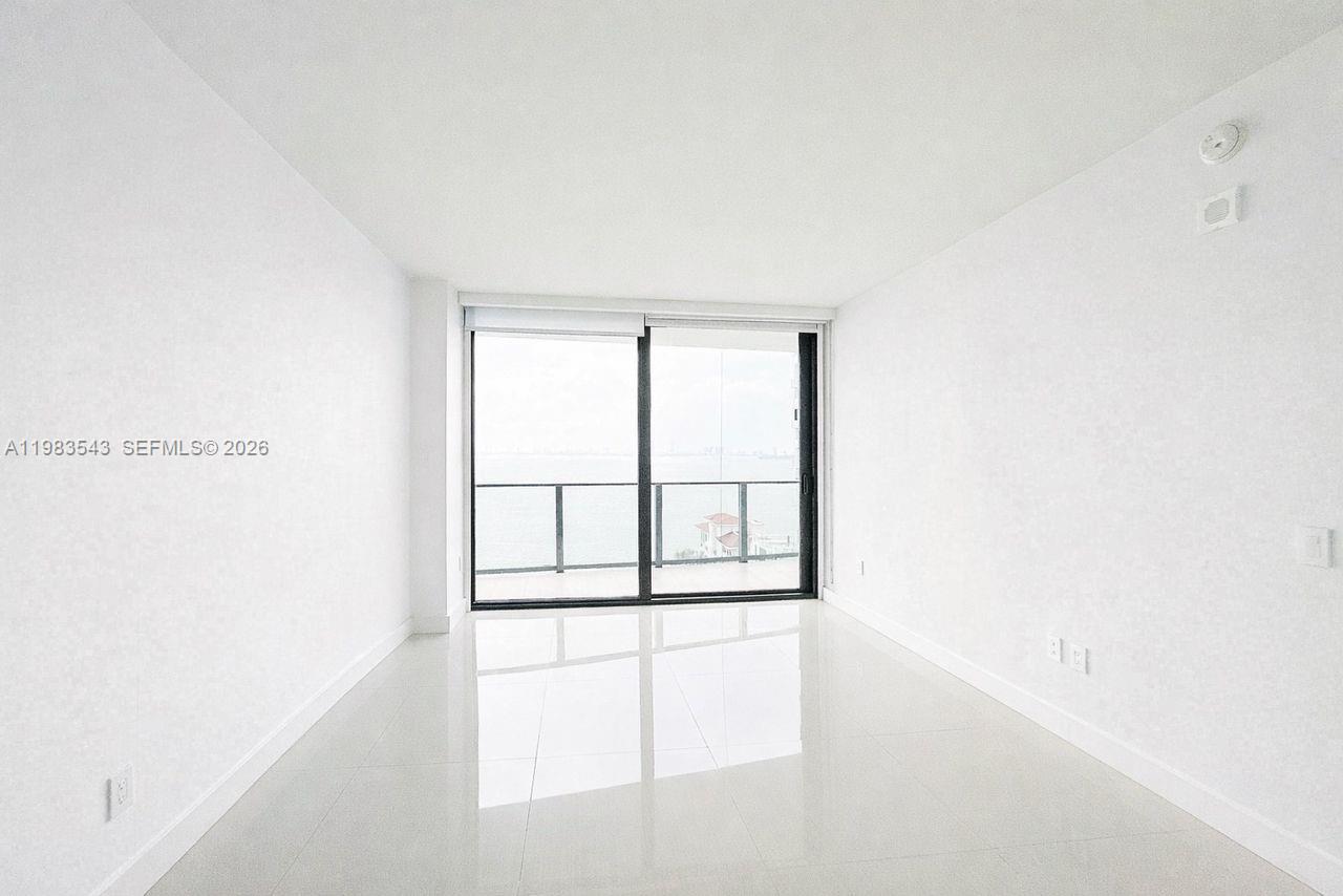 ICON BAY CONDO - Residential