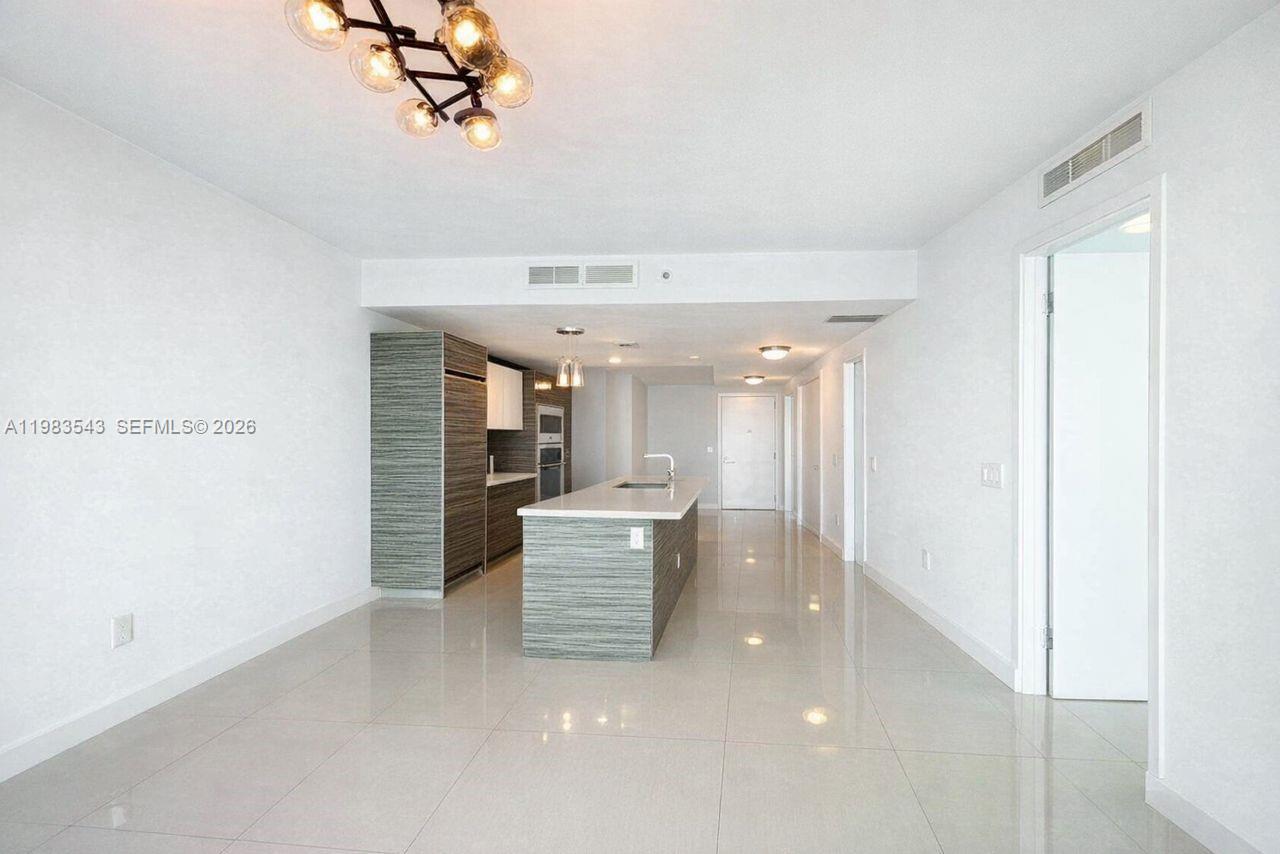 ICON BAY CONDO - Residential
