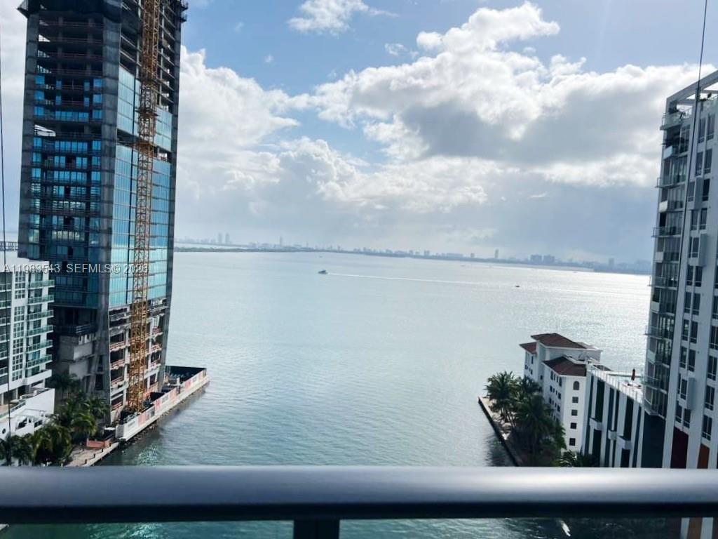 ICON BAY CONDO - Residential