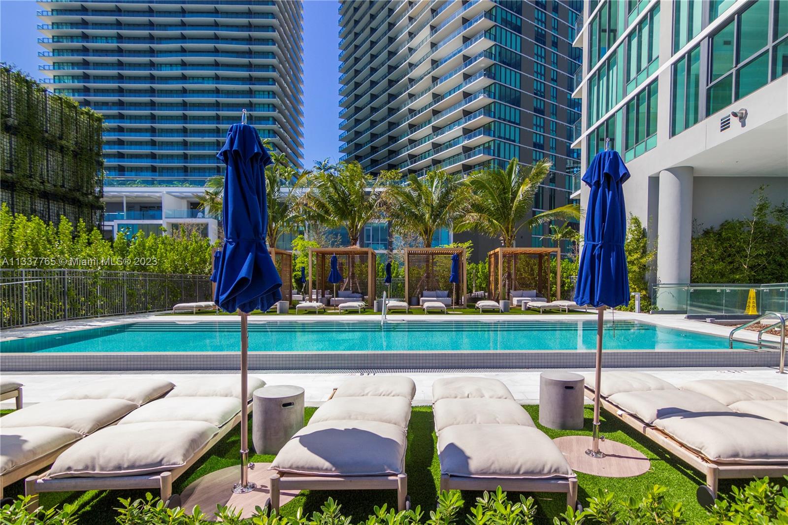 ONE PARAISO CONDO - Residential