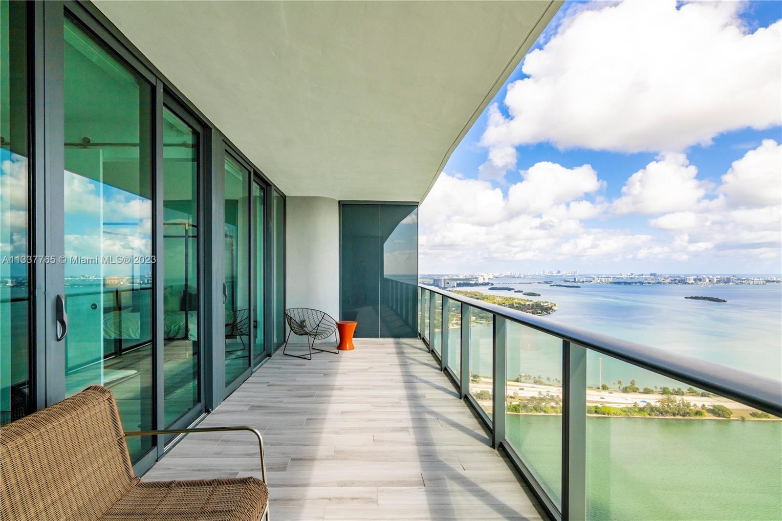 ONE PARAISO CONDO - Residential