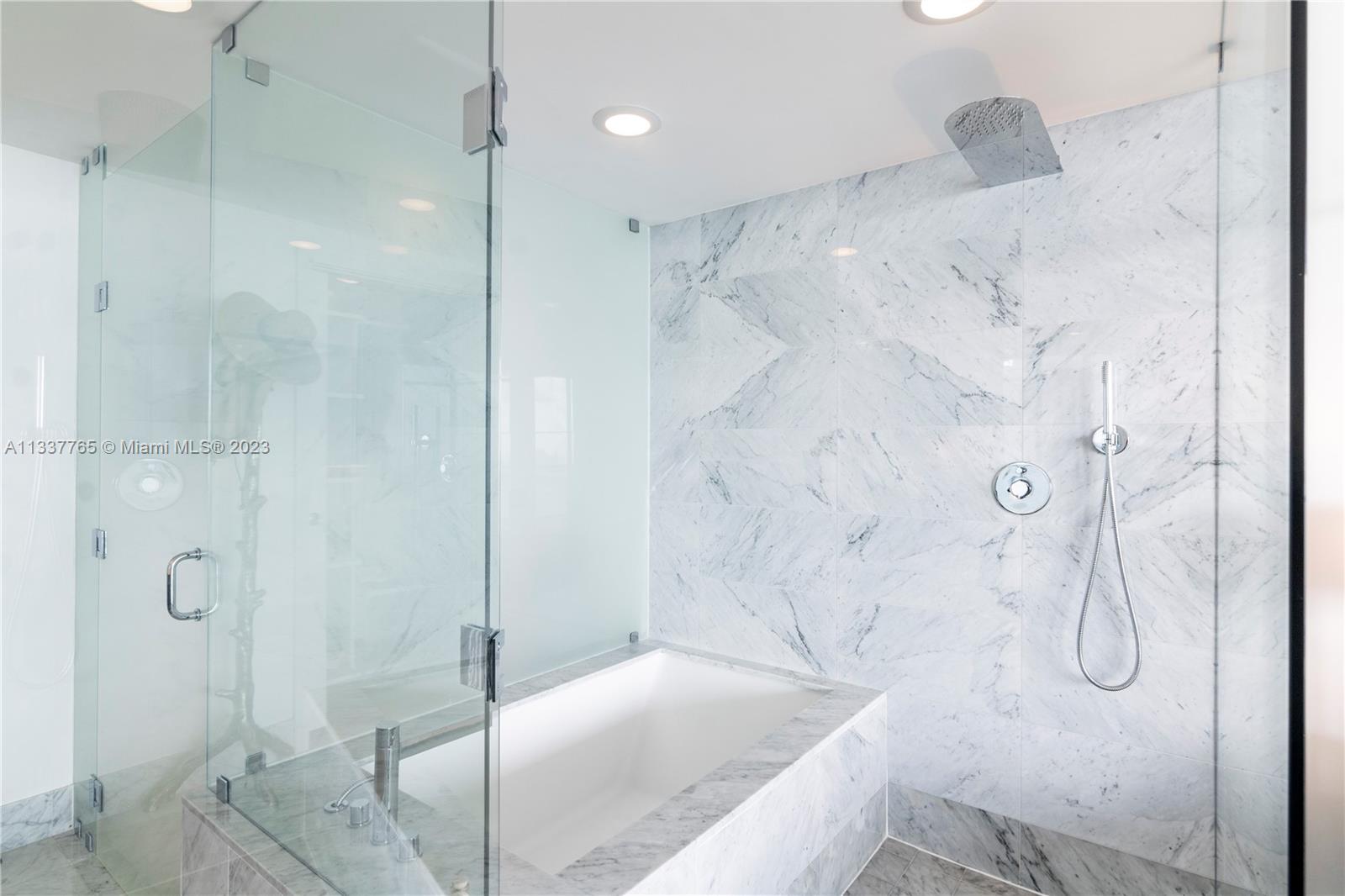 ONE PARAISO CONDO - Residential