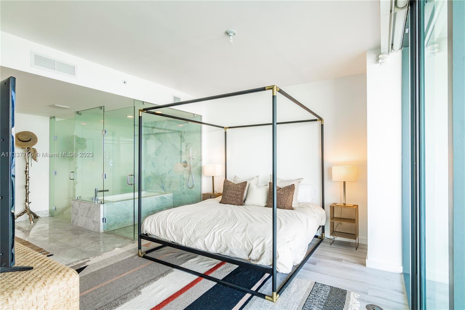 ONE PARAISO CONDO - Residential