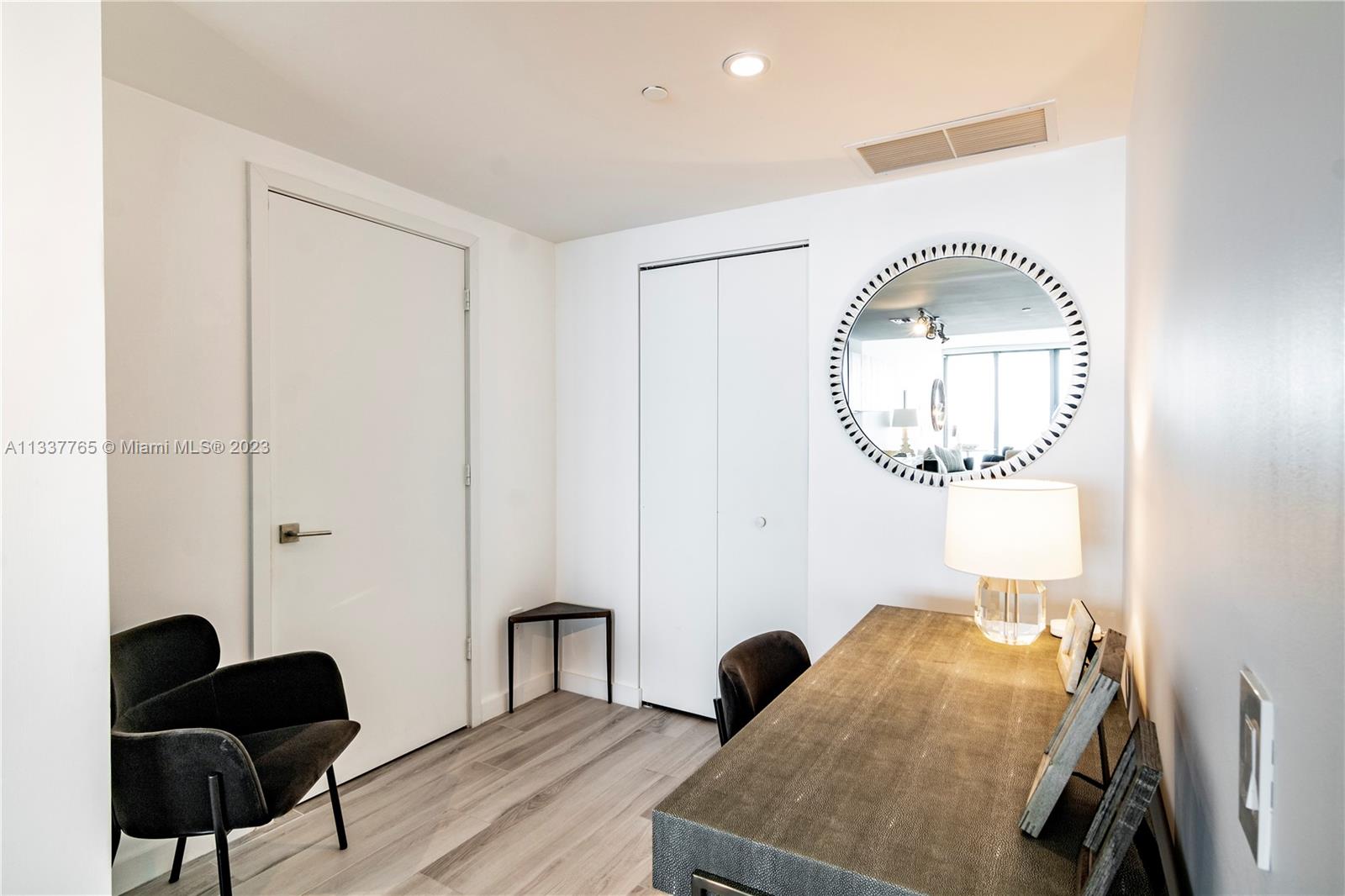 ONE PARAISO CONDO - Residential