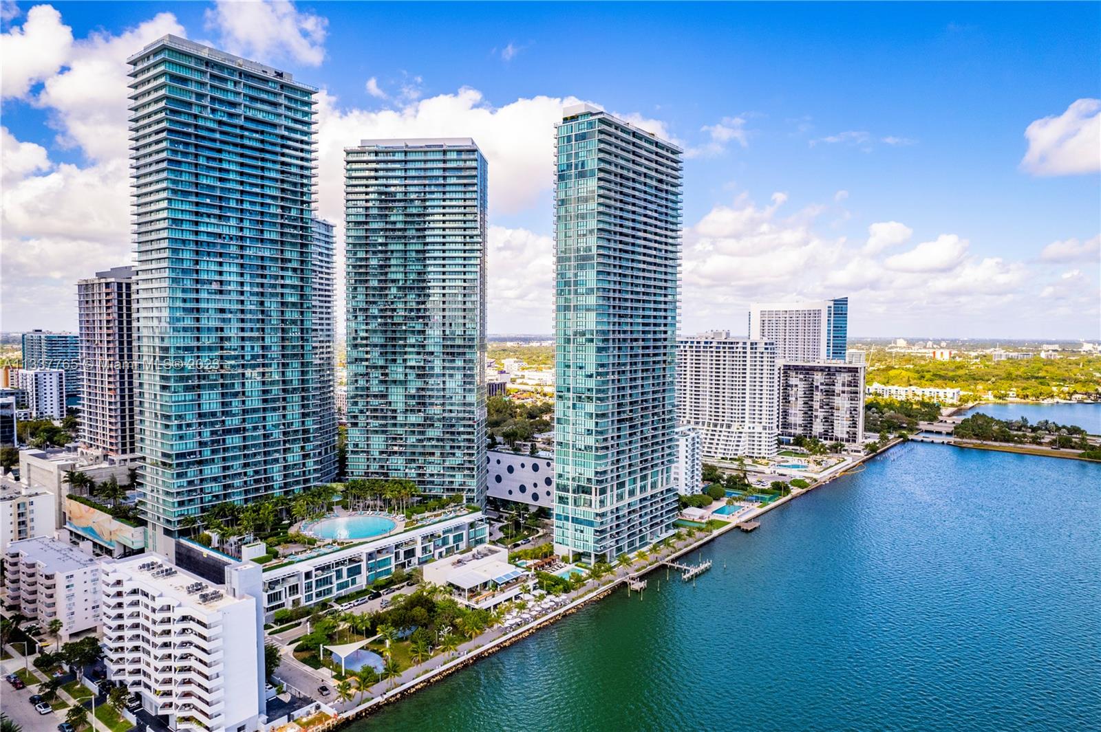 ONE PARAISO CONDO - Residential