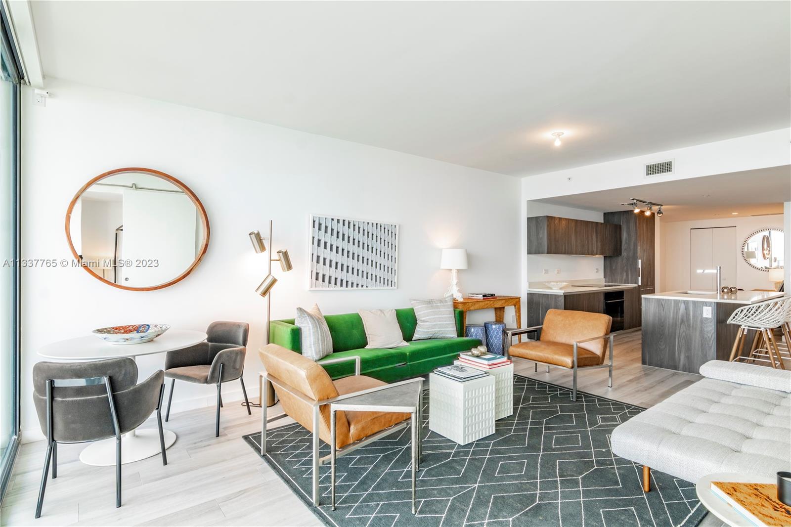 ONE PARAISO CONDO - Residential