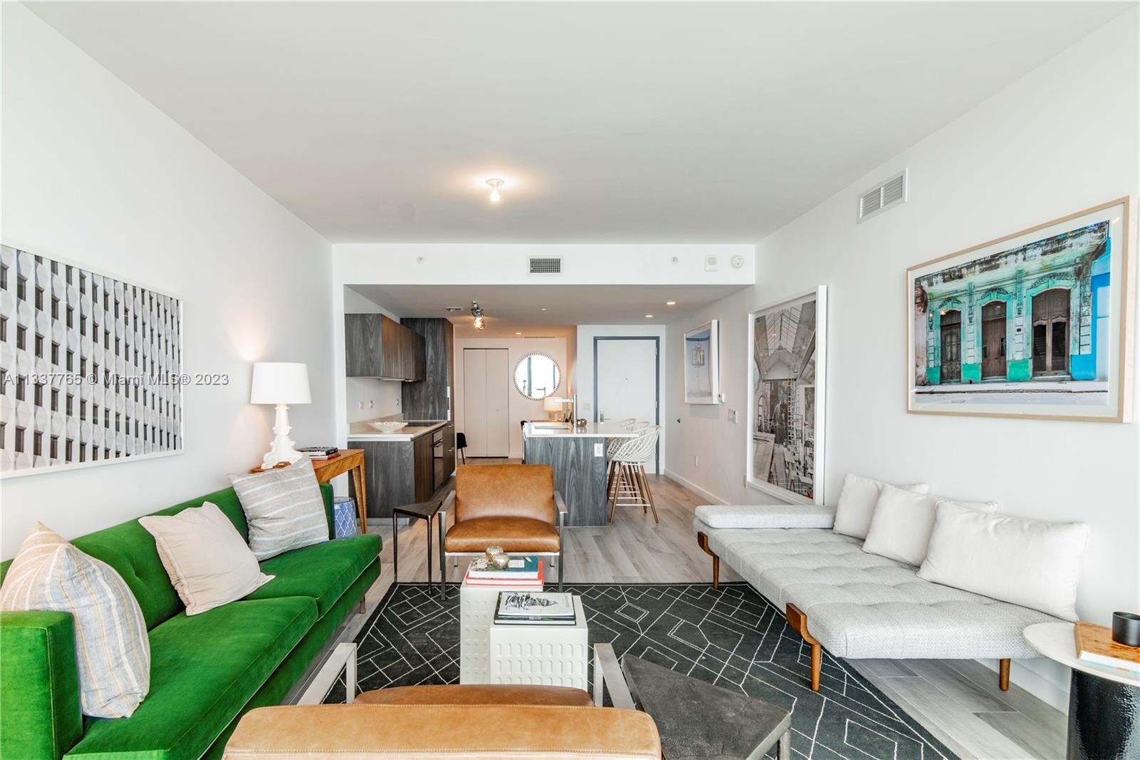 ONE PARAISO CONDO - Residential