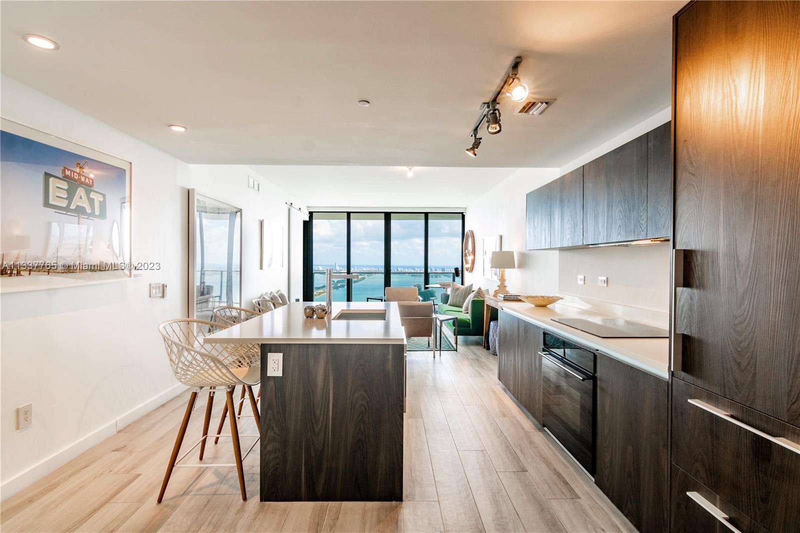 ONE PARAISO CONDO - Residential