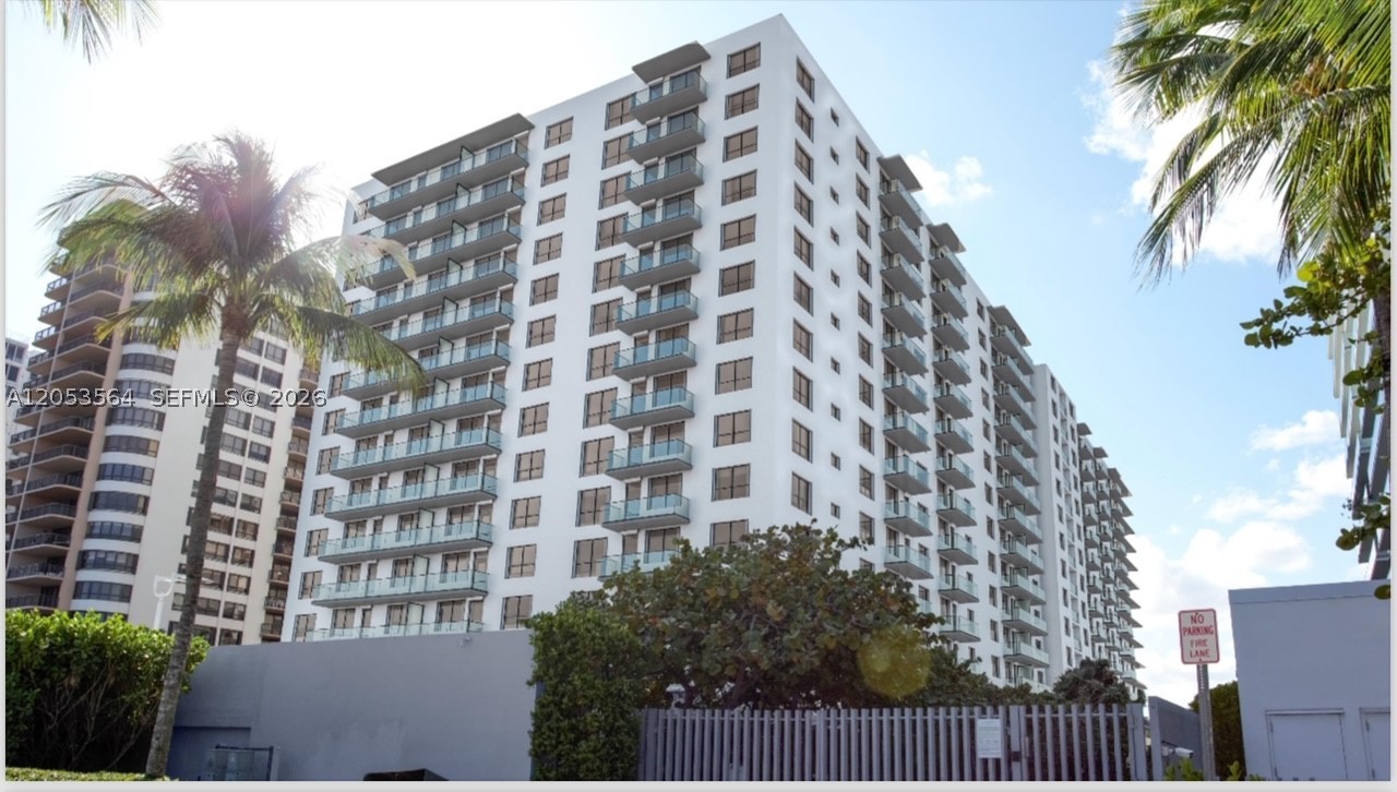 THE PLAZA OF BAL HARBOUR - Residential