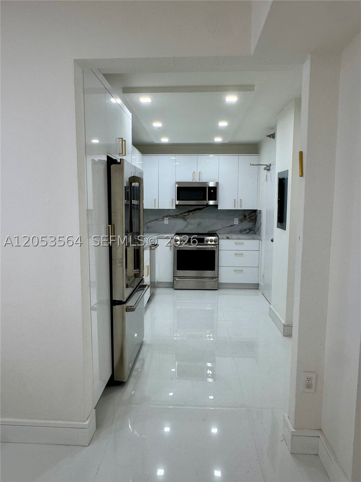THE PLAZA OF BAL HARBOUR - Residential