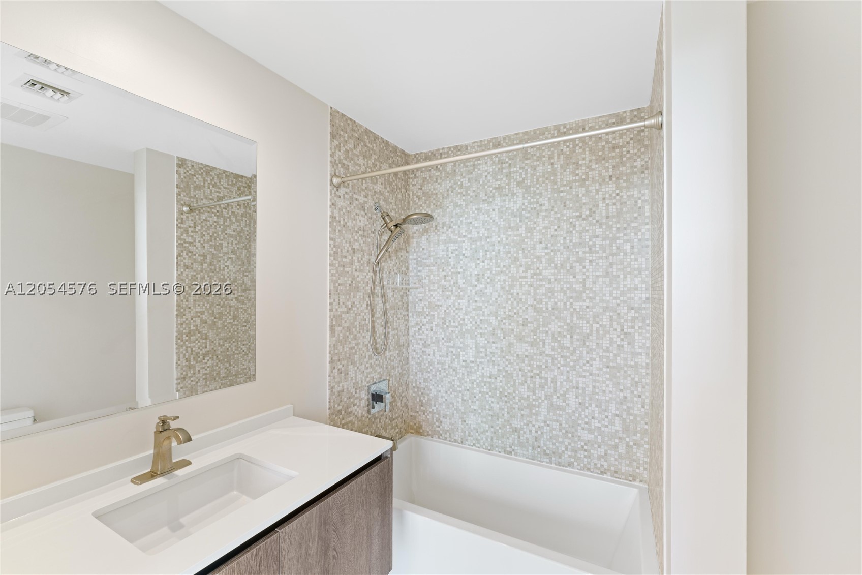 RISE CONDO - Residential Lease
