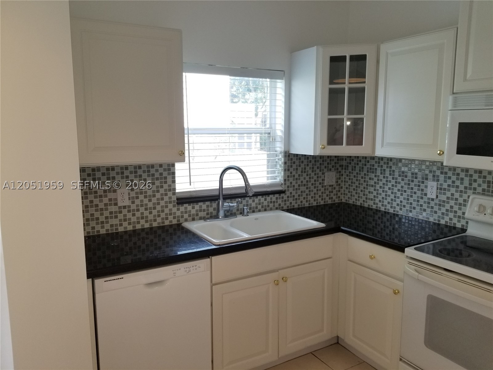 MIZNER POINTE OF BOCA VIA - Residential Lease