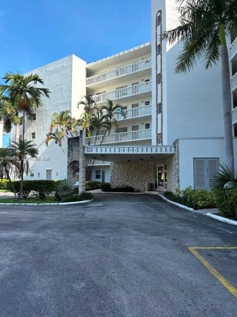 GOLDEN VIEW CONDO - Residential