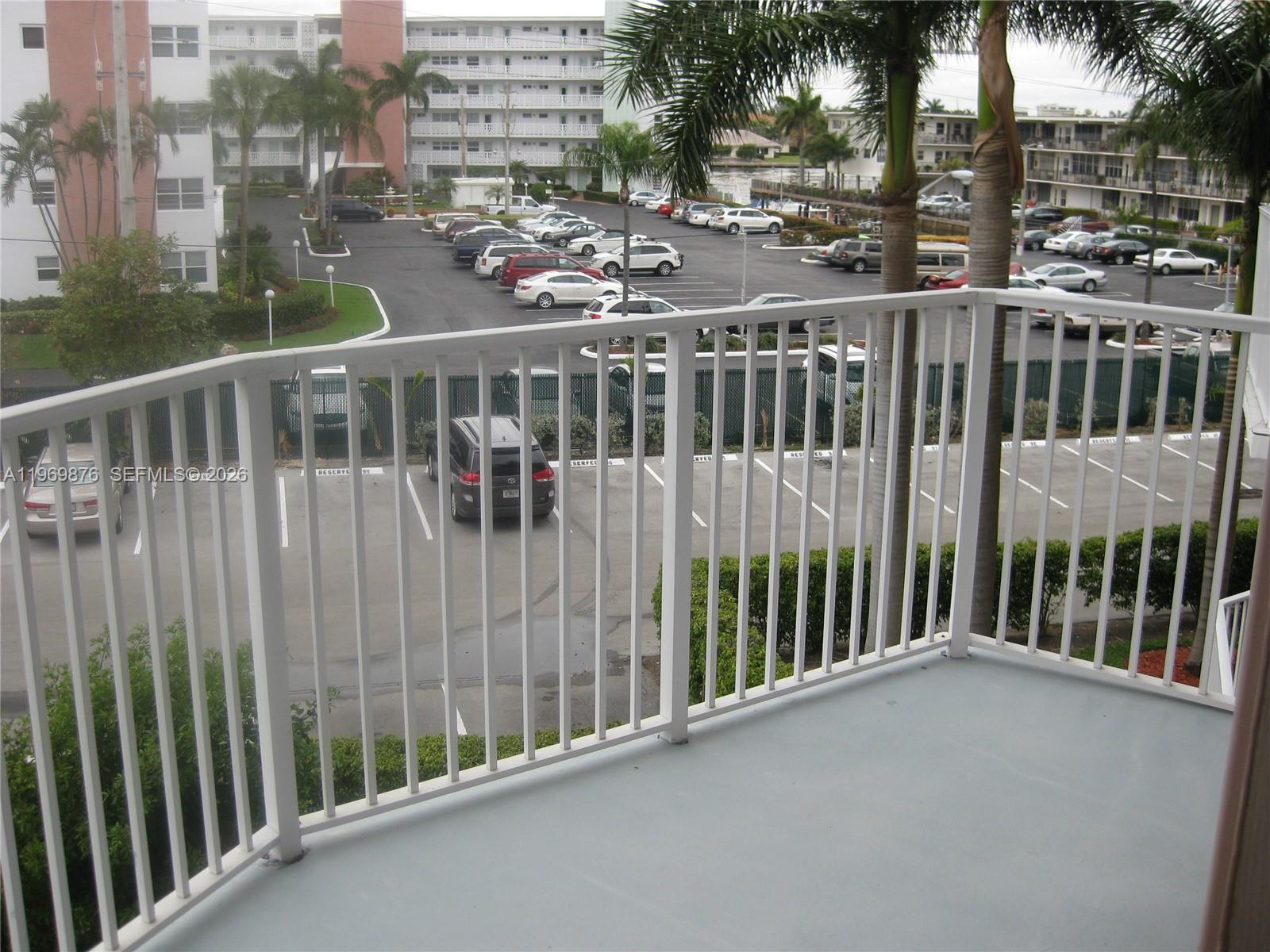 GOLDEN VIEW CONDO - Residential