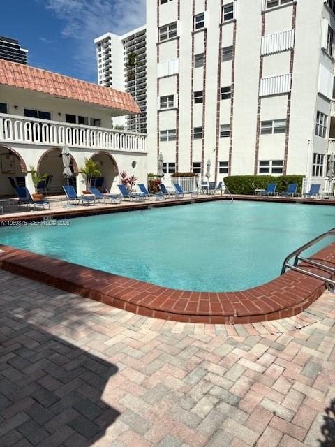 GOLDEN VIEW CONDO - Residential