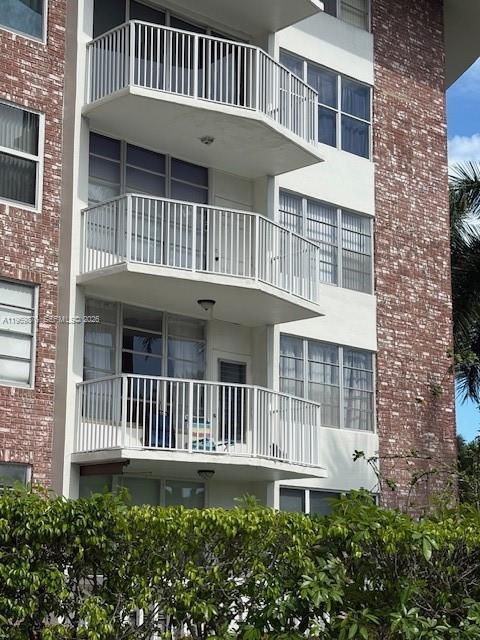 GOLDEN VIEW CONDO - Residential