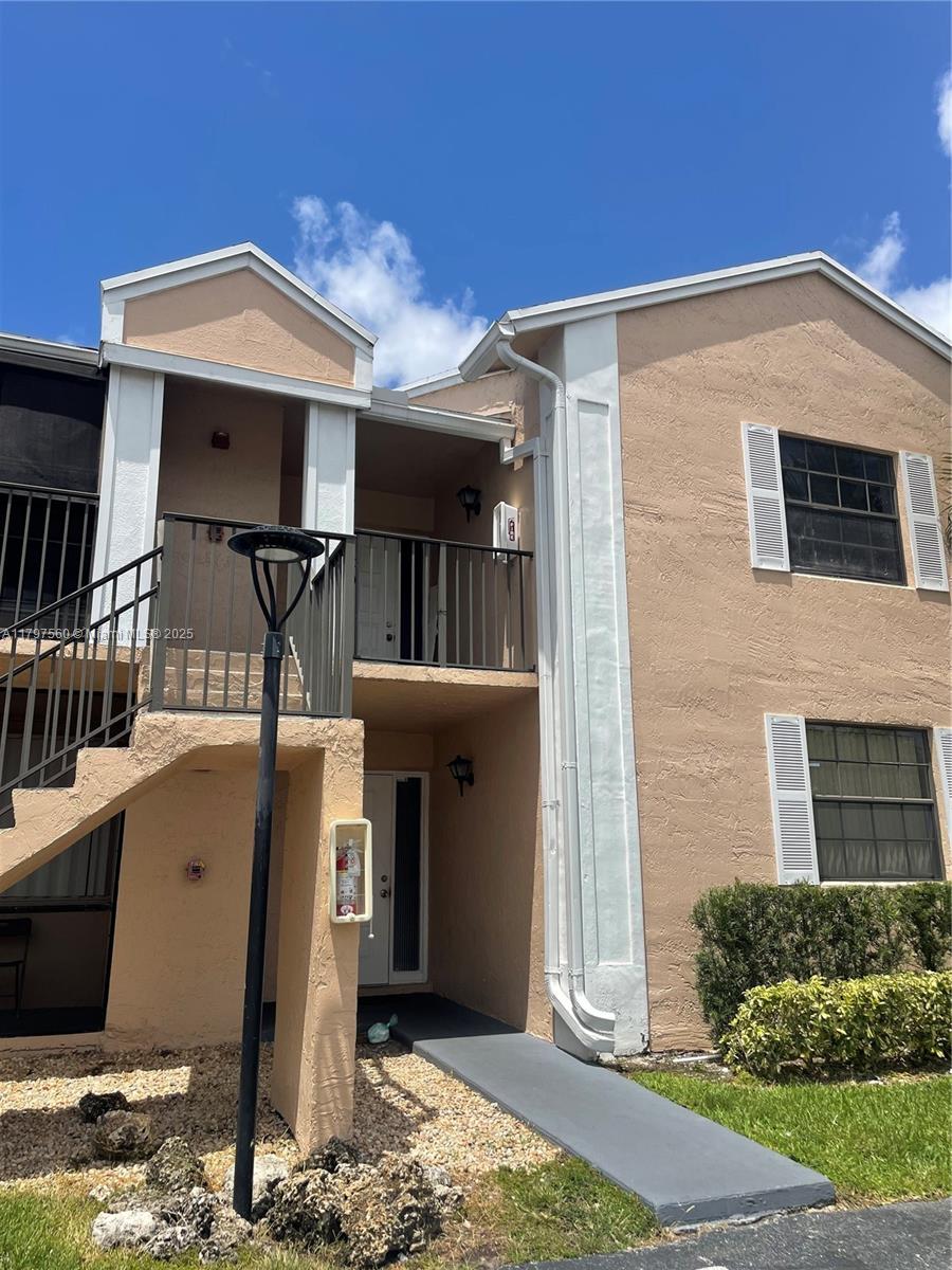 LAKESHORE CONDO 11 - Residential Lease